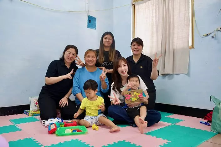 เห็นจุดเริ่มต้นแห่งรัก: การค้นพบแต่เนิ่นๆ และการบำบัดตั้งแต่แรก เพื่อให้การบำบัดเป็นปีกบินของน้องนกช้า