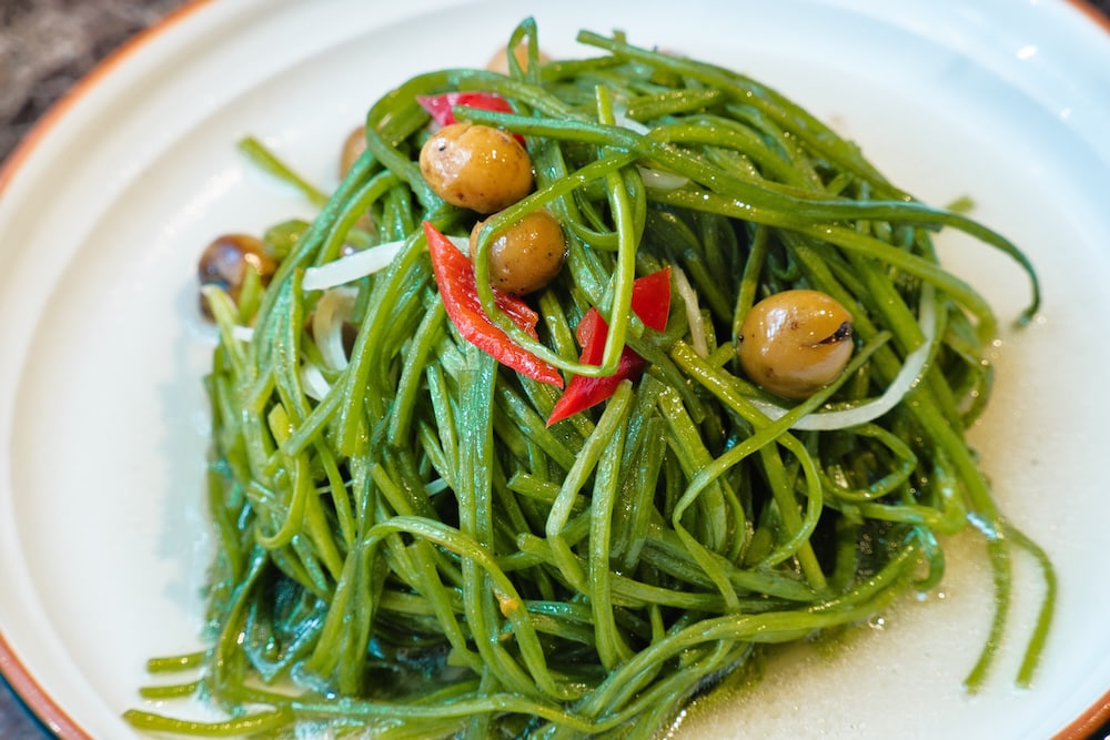 โครงสร้างภายในของไข่และเคล็ดลับทำไข่เจียวให้อร่อย นอกจากใส่ต้นหอมหรือผักดอง ยังมีวัตถุดิบอื่นที่เข้ากับไข่เจียวได้อย่างลงตัว
