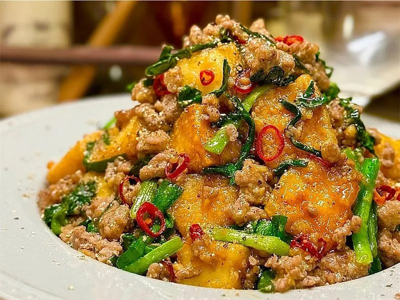 สูตรง่าย ๆ แต่เต็มไปด้วยคุณค่าทางโภชนาการ: “เต้าหู้ผัดหมูสับซอสมิโสะ”ทำไมถึงเป็นเมนูที่กินคู่ข้าวสวยแล้วหยุดไม่ได้!