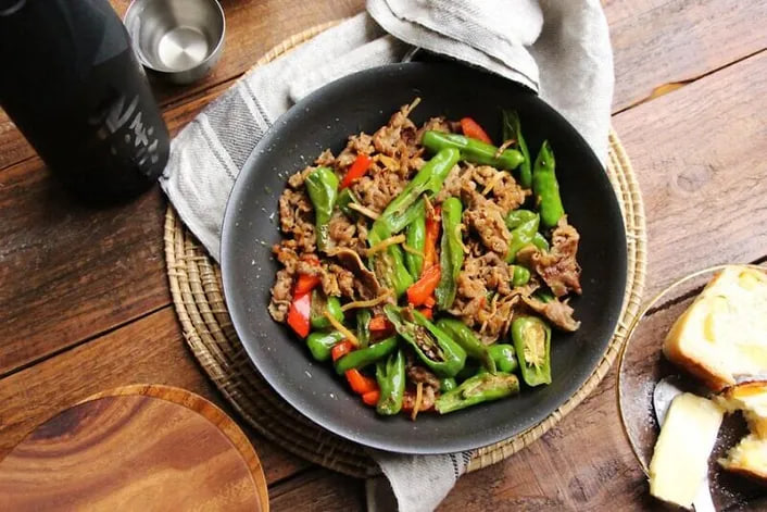 เชฟญี่ปุ่นเผยสูตร “พริกหนุ่มผัดเนื้อวัว” จานเด็ดทำง่าย อร่อยกลมกล่อม